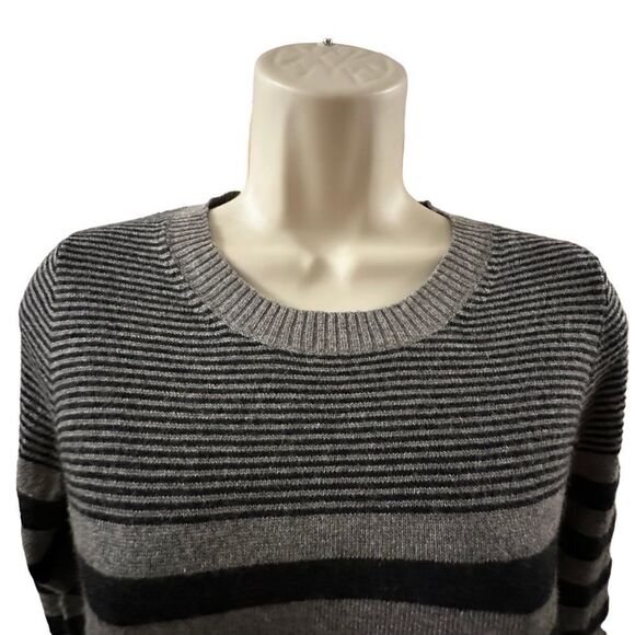 J. Crew ~ Black and grey striped crew neck sweater ~ merino wool blend ~ size M - Picture 4 of 10